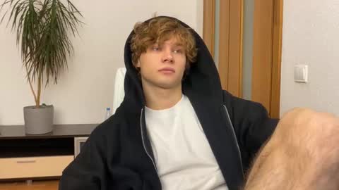 Eitan online show from 12-12-24, 02:22