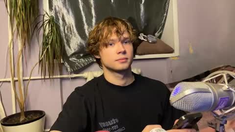 Eitan online show from 10-20-25, 03:45