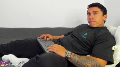 Snapshot of eithanconor1 chatting on 01-10-26, 11:42 EITHAN CONOR online show from 01-10-26, 11:42