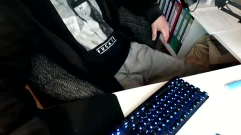 Snapshot of ejakules chatting on 04-06-26, 06:31 ejakules online show from 04-06-26, 06:31