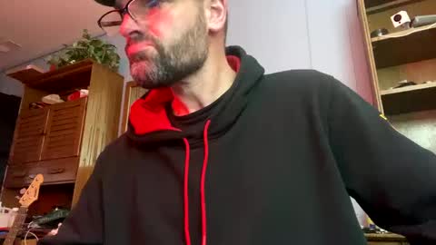 Snapshot of ejbooker11 chatting on 12-05-24, 05:26 PiedPiper online show from 12-05-24, 05:26