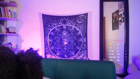 Ela  Help me reach 100 thumbs up online show from 04-22-26, 02:03