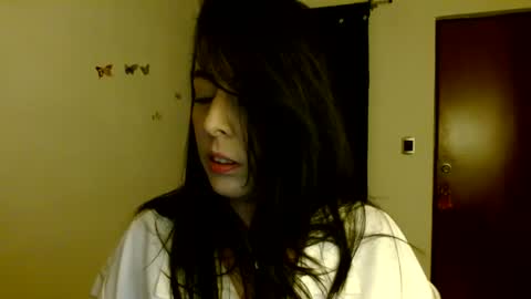 Snapshot of ela_3611 chatting on 06-12-26, 01:48 ela_3611 online show from 06-12-26, 01:48