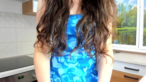 Ela online show from 10-24-25, 06:54