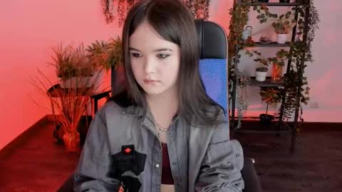 Snapshot of elainebeness chatting on 01-06-26, 07:28 Your sweet girl online show from 01-06-26, 07:28