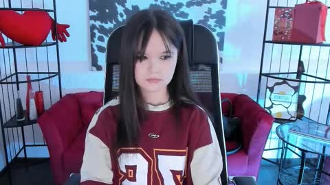 Snapshot of elainebeness chatting on 03-05-26, 11:28 Your sweet girl online show from 03-05-26, 11:28