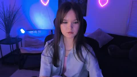 Snapshot of elainebeness chatting on 03-30-26, 01:28 Your sweet girl online show from 03-30-26, 01:28