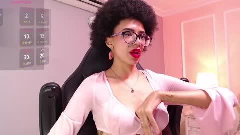 Snapshot of elainelaurent chatting on 05-23-26, 02:50 ElaineLaurent online show from 05-23-26, 02:50