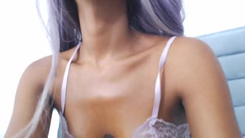 elaisaprincess online show from 02-01-25, 11:37