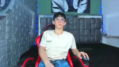 Snapshot of elangiraldo chatting on 05-09-26, 09:31 Elan Giralon online show from 05-09-26, 09:31