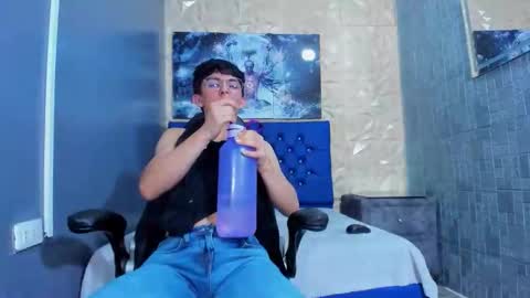Snapshot of elangiraldo chatting on 05-16-26, 11:25 Elan Giralon online show from 05-16-26, 11:25