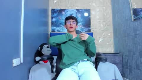 Snapshot of elangiraldo chatting on 05-17-26, 09:22 Elan Giralon online show from 05-17-26, 09:22