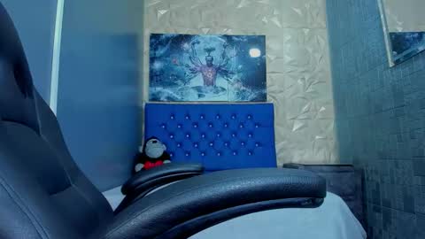 Snapshot of elangiraldo chatting on 05-28-26, 11:24 Elan Giralon online show from 05-28-26, 11:24
