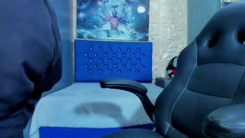 Snapshot of elangiraldo chatting on 06-11-26, 11:36 Elan Giralon online show from 06-11-26, 11:36