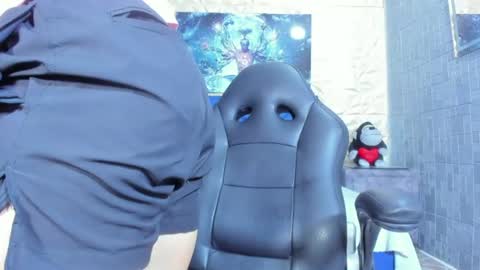 Snapshot of elangiraldo chatting on 06-18-26, 12:33 Elan Giralon online show from 06-18-26, 12:33