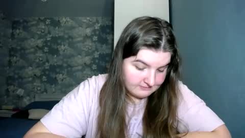 Snapshot of elanis_blair chatting on 12-15-24, 01:00 Elanis online show from 12-15-24, 01:00