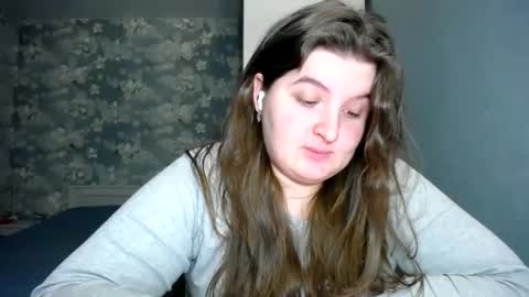 Snapshot of elanis_blair chatting on 01-06-25, 01:19 Elanis online show from 01-06-25, 01:19