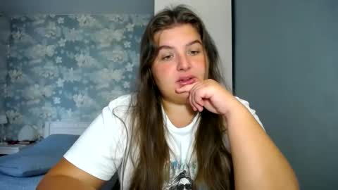 Snapshot of elanis_blair chatting on 09-17-25, 09:11 Elanis online show from 09-17-25, 09:11