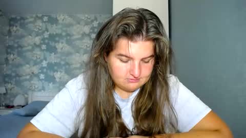 Snapshot of elanis_blair chatting on 09-22-25, 01:46 Elanis online show from 09-22-25, 01:46