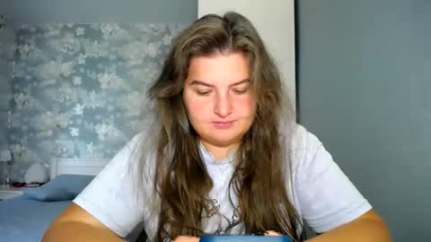 Snapshot of elanis_blair chatting on 09-24-25, 10:18 Elanis online show from 09-24-25, 10:18