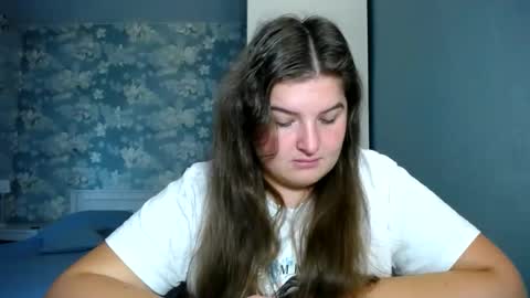 Snapshot of elanis_blair chatting on 10-21-25, 01:56 Elanis online show from 10-21-25, 01:56