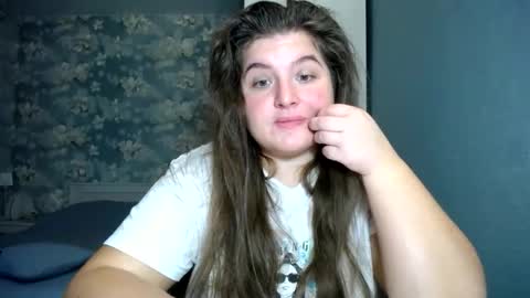 Snapshot of elanis_blair chatting on 11-05-25, 01:11 Elanis online show from 11-05-25, 01:11