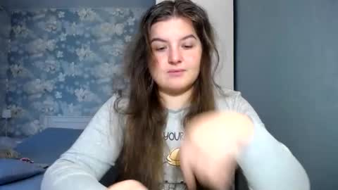 Snapshot of elanis_blair chatting on 02-19-26, 01:29 Elanis online show from 02-19-26, 01:29