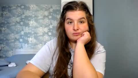 Snapshot of elanis_blair chatting on 06-03-26, 02:33 Elanis online show from 06-03-26, 02:33