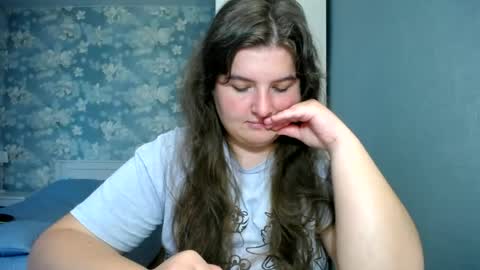 Snapshot of elanis_blair chatting on 06-24-26, 12:37 Elanis online show from 06-24-26, 12:37