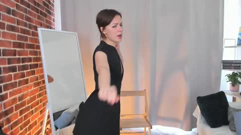 Snapshot of elannand chatting on 03-10-25, 09:21 ELA 3 online show from 03-10-25, 09:21