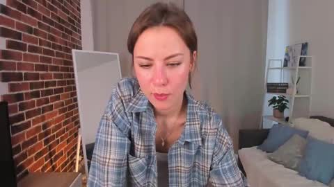 Snapshot of elannand chatting on 03-12-25, 06:40 ELA 3 online show from 03-12-25, 06:40