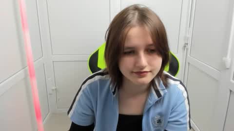 Evie online show from 04-22-26, 07:00