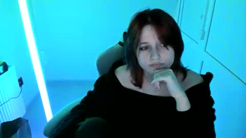 Evie online show from 04-27-26, 07:01