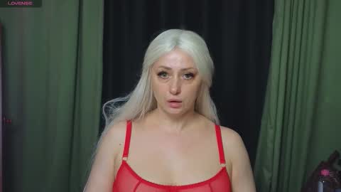 elarasable online show from 02-17-26, 04:57