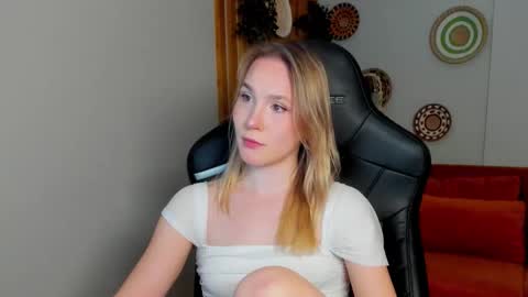 elaravoltage online show from 03-16-26, 05:44