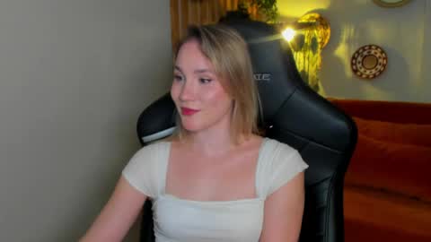 elaravoltage online show from 04-01-26, 05:21