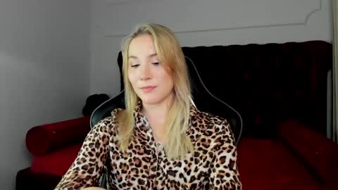 elaravoltage online show from 04-20-26, 05:26