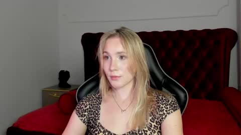 elaravoltage online show from 05-14-26, 05:20