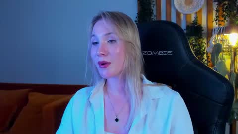 elaravoltage online show from 06-11-26, 02:53