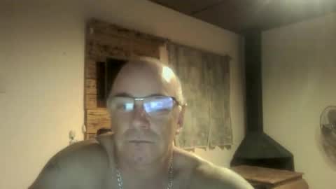 Snapshot of elbarbaro26x chatting on 03-06-26, 11:45 elbarbaro26x online show from 03-06-26, 11:45