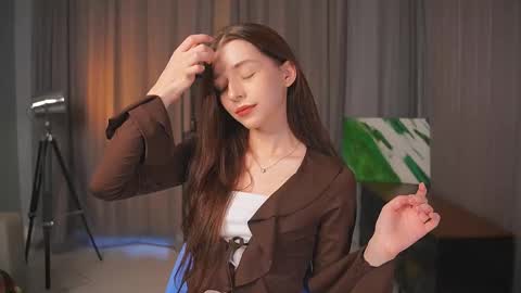 Snapshot of elbasypher chatting on 09-20-25, 01:34 Elba Blance online show from 09-20-25, 01:34