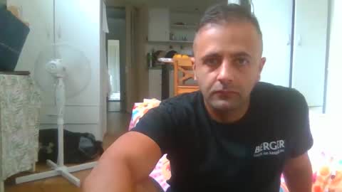 Snapshot of elcondorxo509107 chatting on 11-25-25, 02:33 daniel18cmx online show from 11-25-25, 02:33