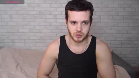 Snapshot of electric_smile chatting on 12-22-25, 08:11 Alex online show from 12-22-25, 08:11