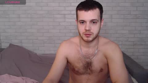 Snapshot of electric_smile chatting on 03-15-26, 01:06 Alex online show from 03-15-26, 01:06