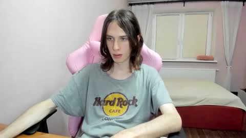 Snapshot of eleganc3 chatting on 09-10-25, 09:37 eleganc3 online show from 09-10-25, 09:37