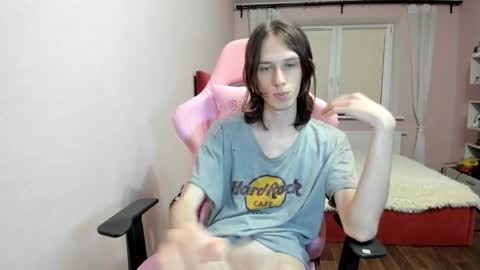 Snapshot of eleganc3 chatting on 10-20-25, 09:48 eleganc3 online show from 10-20-25, 09:48