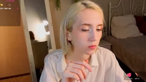 Snapshot of elen__moore chatting on 04-29-26, 05:11 Elen online show from 04-29-26, 05:11