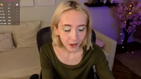 Snapshot of elen__moore chatting on 05-13-26, 05:49 Elen online show from 05-13-26, 05:49