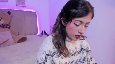 Snapshot of elena_dolce chatting on 05-03-26, 05:35 Elena online show from 05-03-26, 05:35