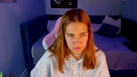 Snapshot of elena_grace chatting on 06-28-26, 10:27 Jenny online show from 06-28-26, 10:27